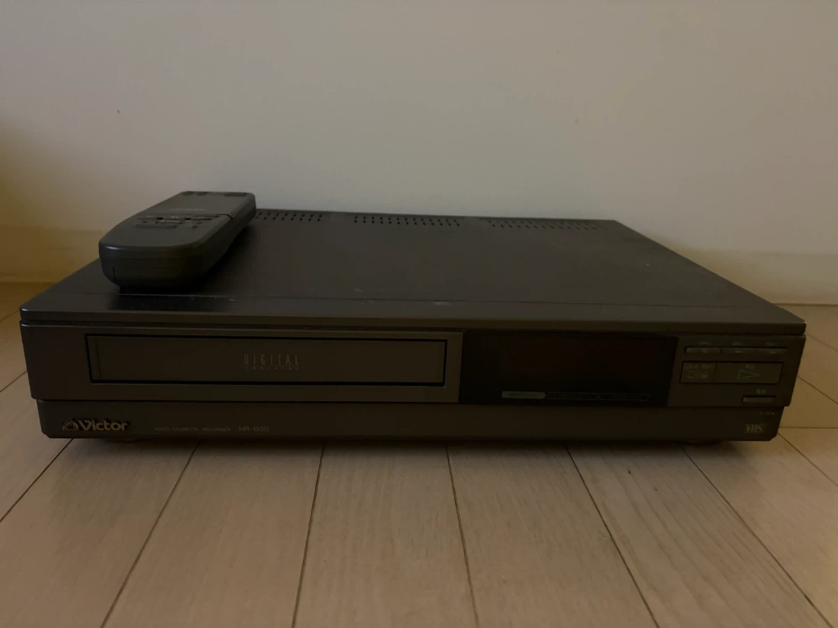 昭和レトロ ビクター VHSビデオデッキ HR-D30の写真3枚目