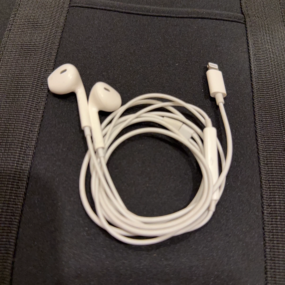 アップル 純正 EarPods Lightning接続