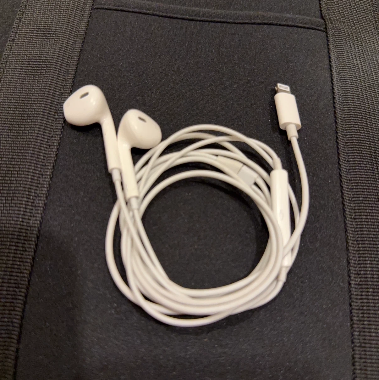 アップル 純正 EarPods Lightning接続