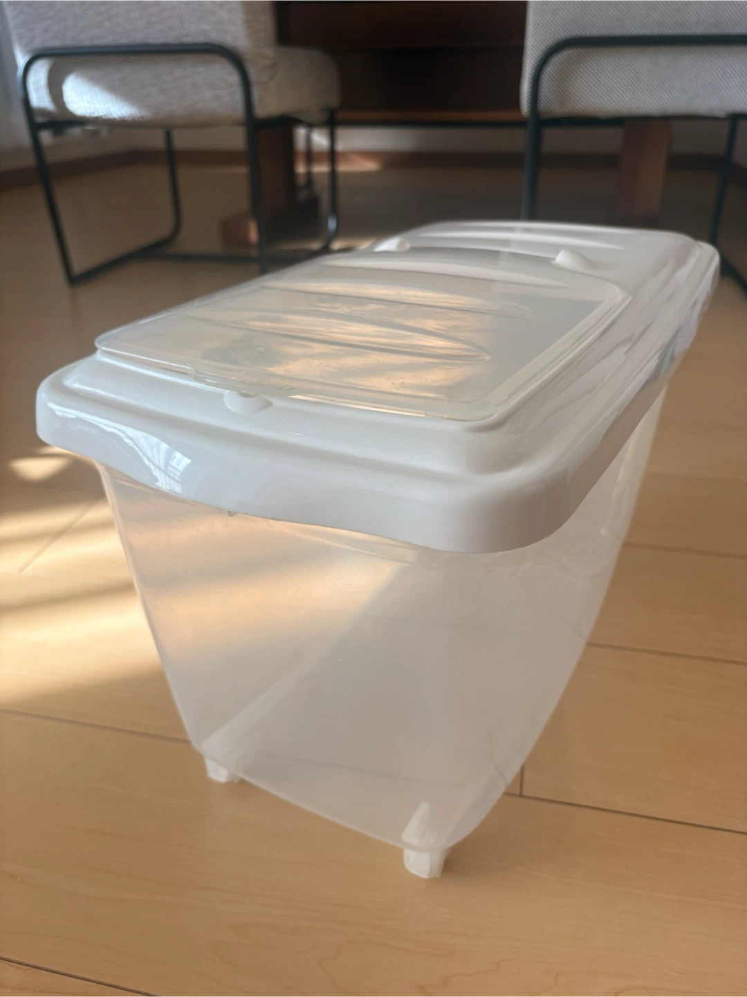 プラスチック製 フタ付き収納ボックス