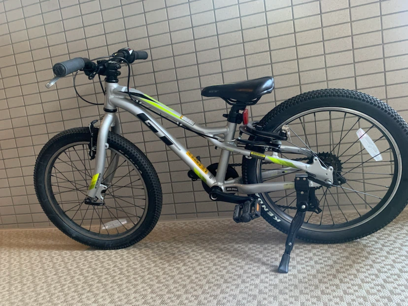 GT ジーティー　子供用自転車 シルバー 20インチの写真2枚目