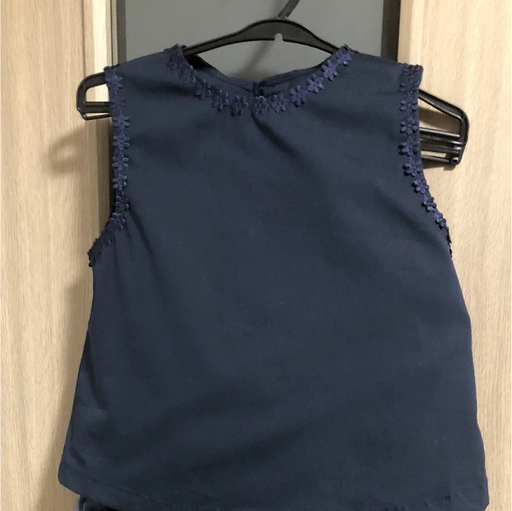 10/11千円再値引or小物付　新品　子供用3点スーツ(スカート上着カットソー) 入学式〜普段着の写真2枚目