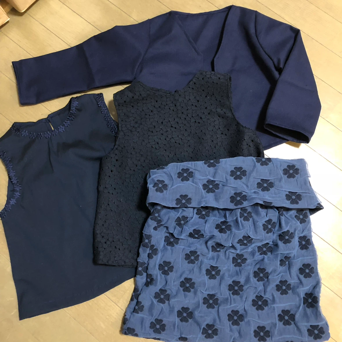 10/11千円再値引or小物付　新品　子供用3点スーツ(スカート上着カットソー) 入学式〜普段着の写真3枚目