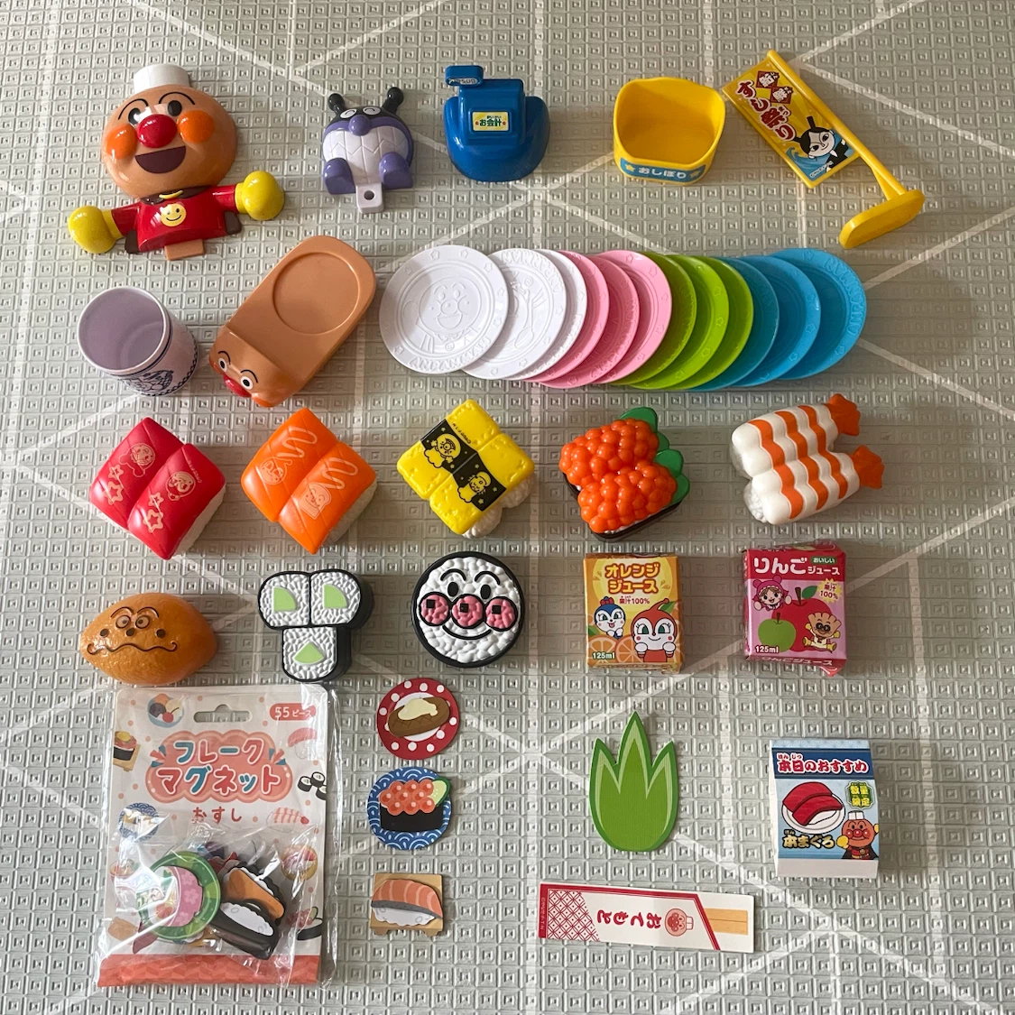 アンパンマン おすし い〜っぱい！DX回転ずしセットの写真4枚目