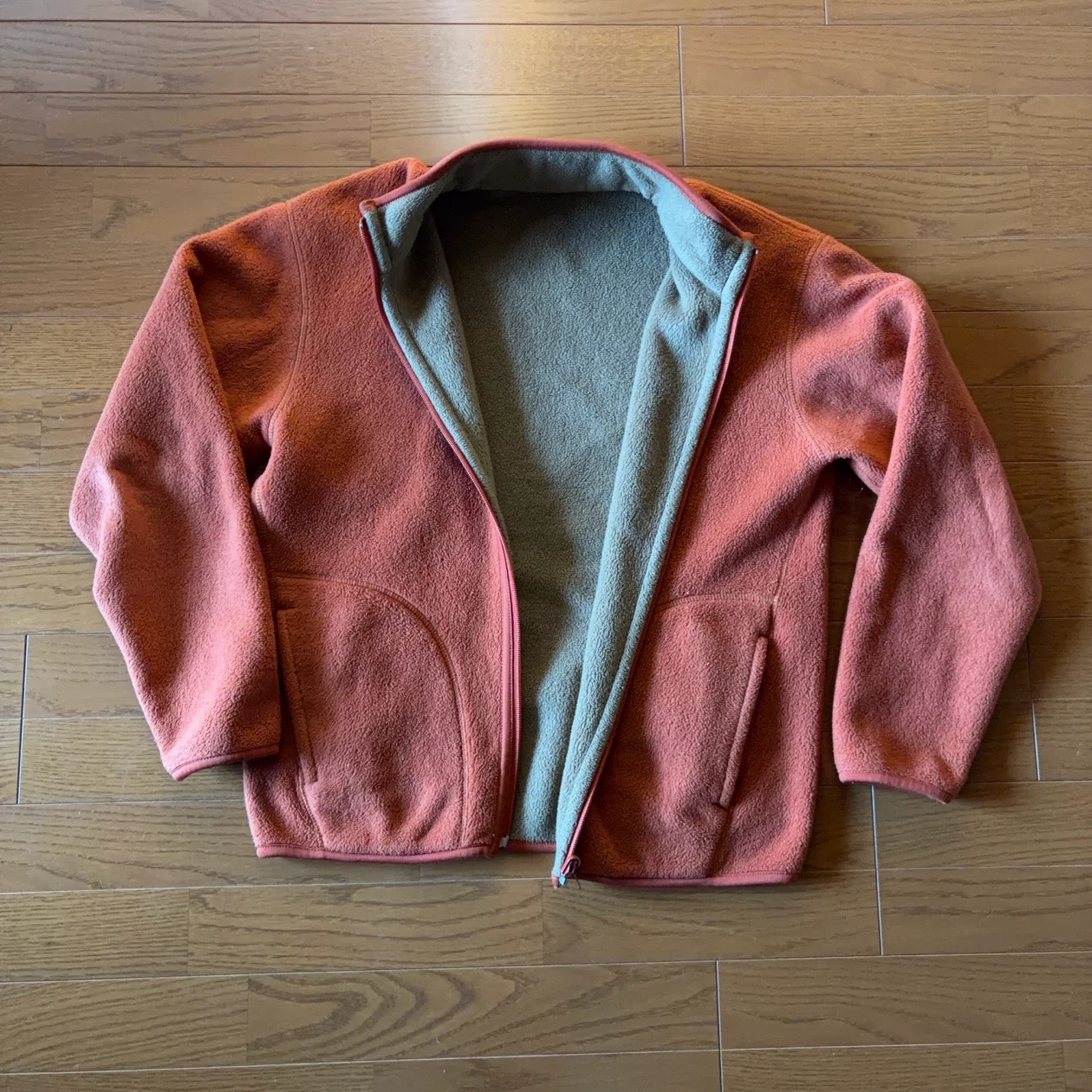 リバーシブル フリースジャケット オレンジ×グレーの写真3枚目