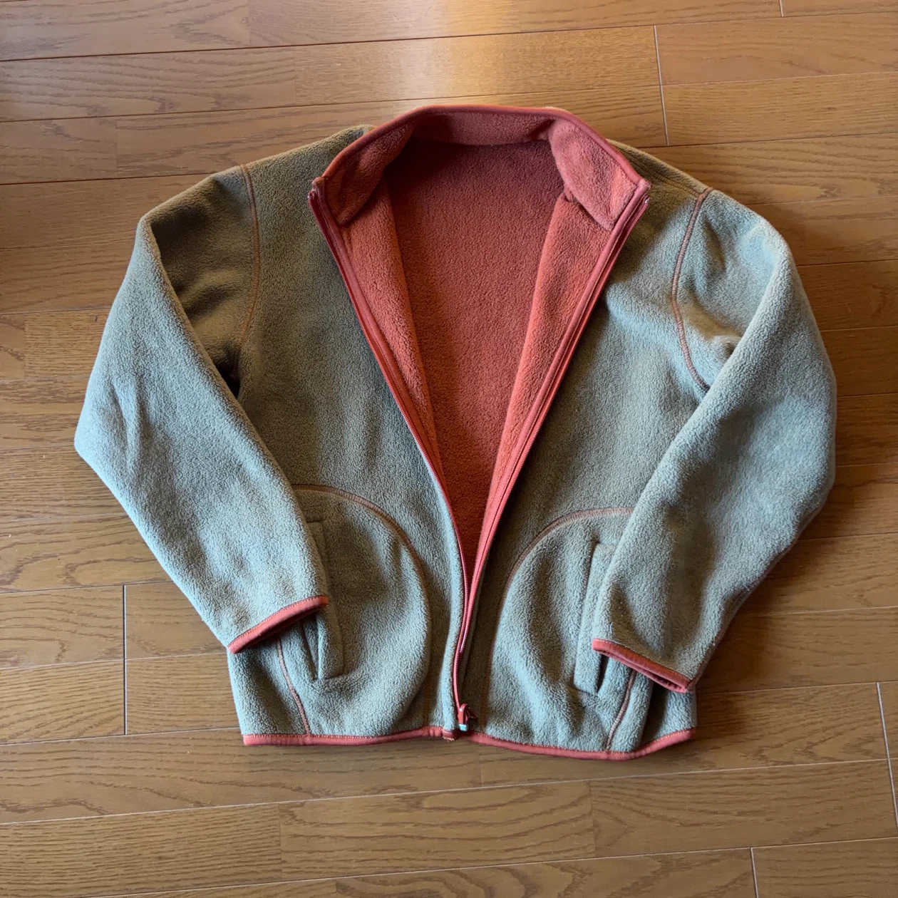 リバーシブル フリースジャケット オレンジ×グレーの写真5枚目