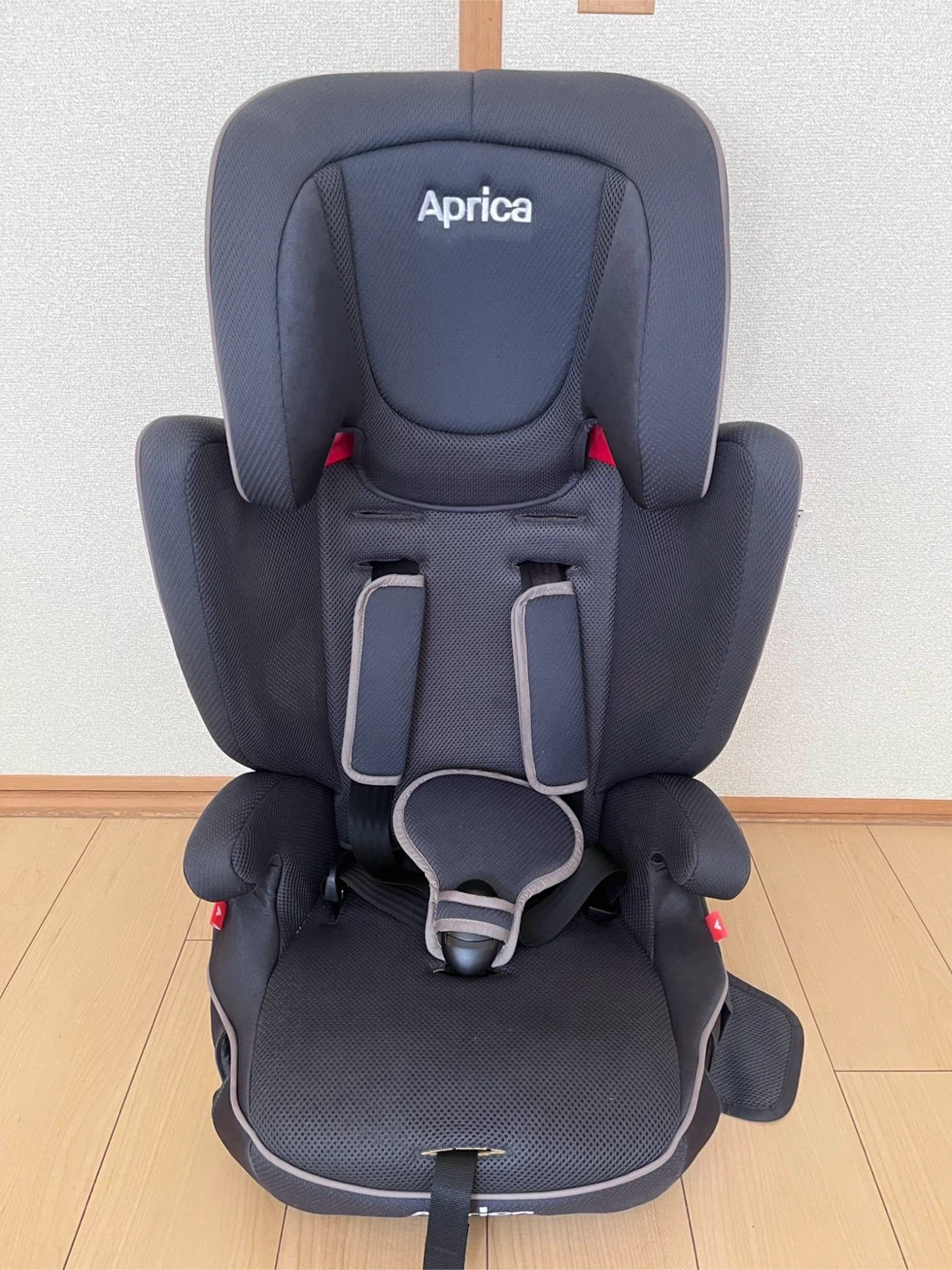 アップリカ エアグルーヴ チャイルドシート