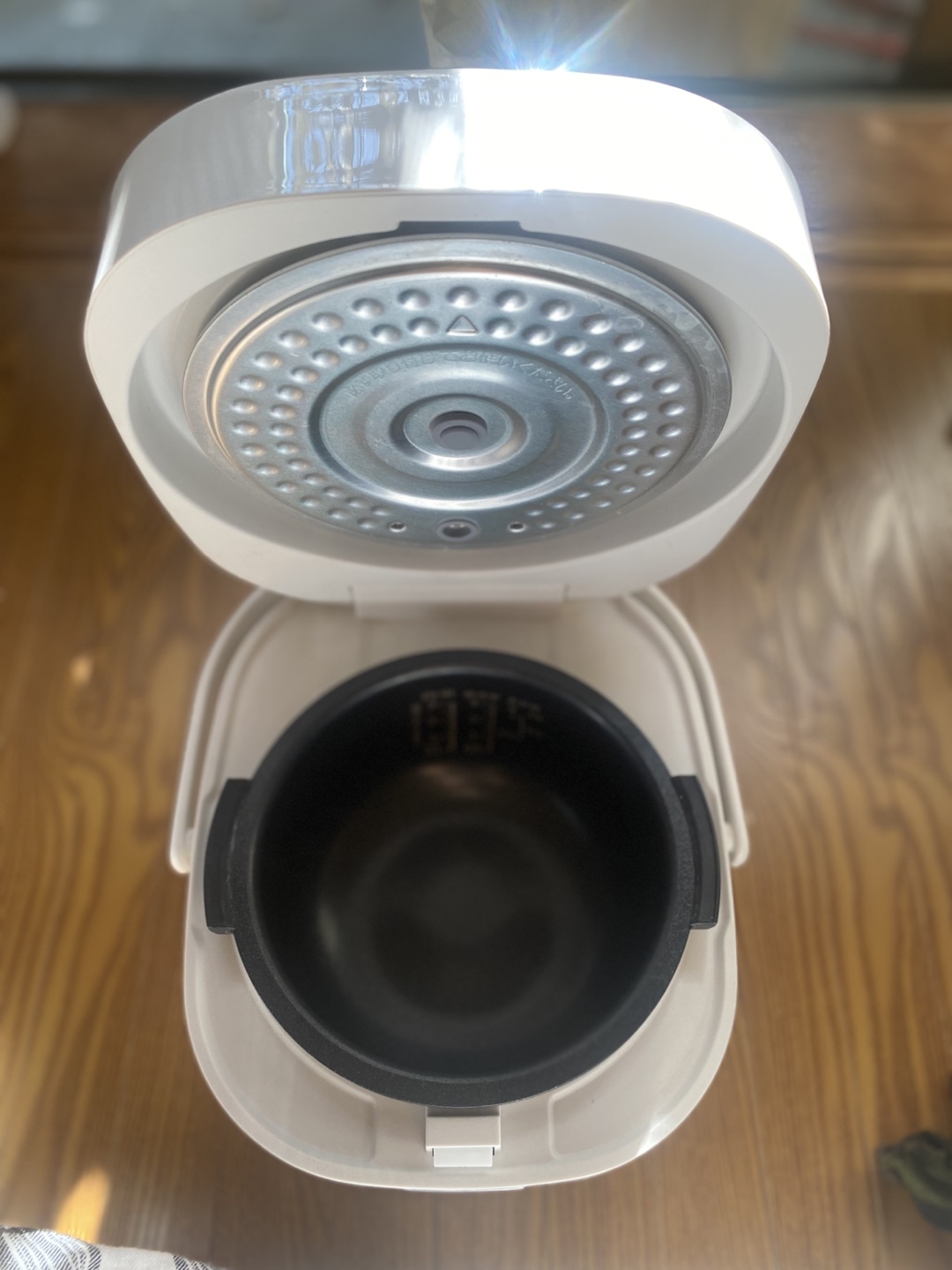 シャープ ジャー炊飯器 KS-CF05A-W 2019年製 0.54L ホワイトの写真2枚目