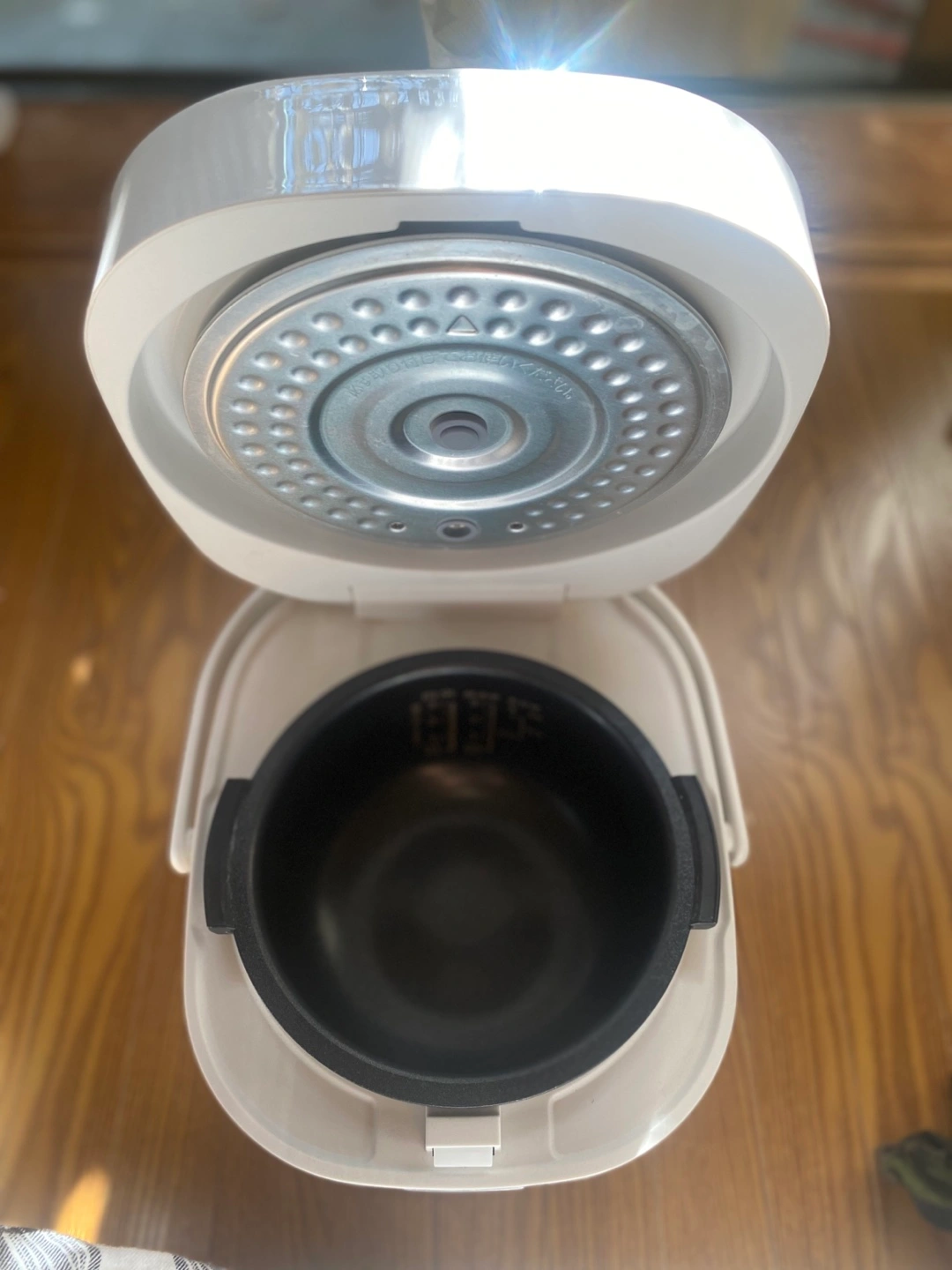 シャープ ジャー炊飯器 KS-CF05A-W 2019年製 0.54L ホワイトの写真2枚目
