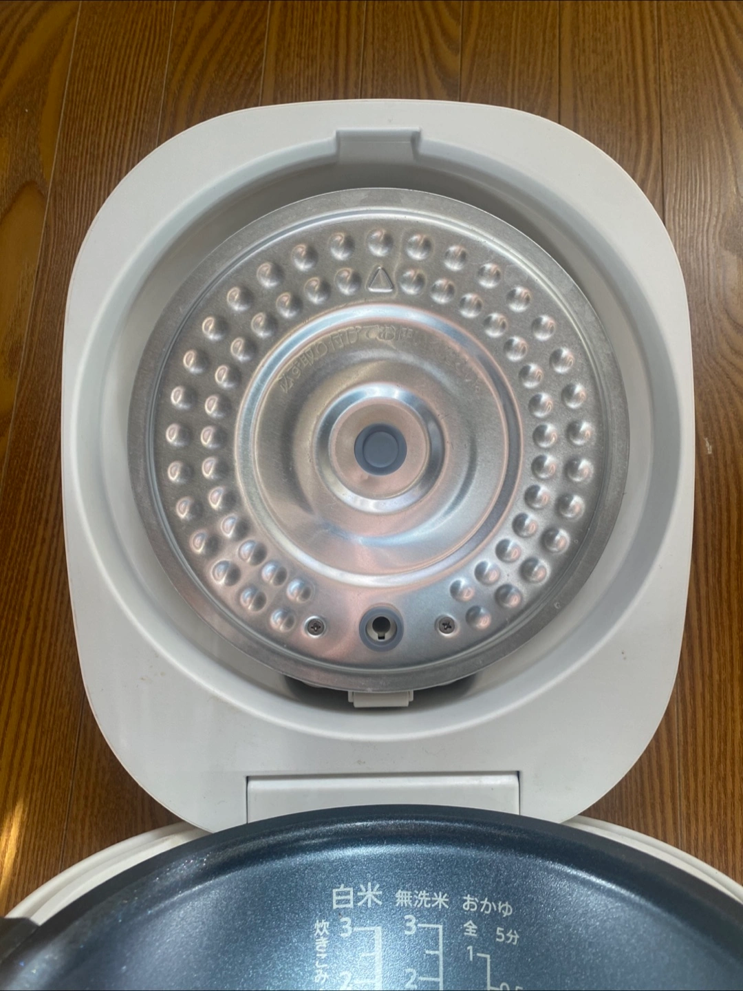 シャープ ジャー炊飯器 KS-CF05A-W 2019年製 0.54L ホワイトの写真4枚目