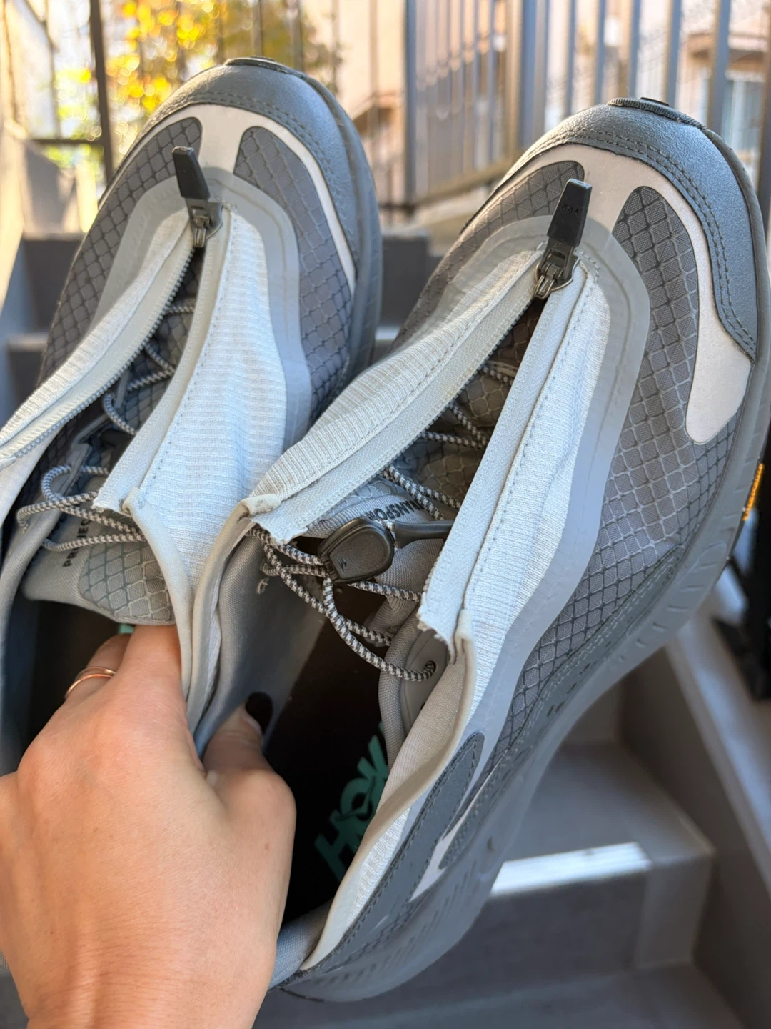 ホカオネオネ トランスポート 28cm グレーの写真7枚目