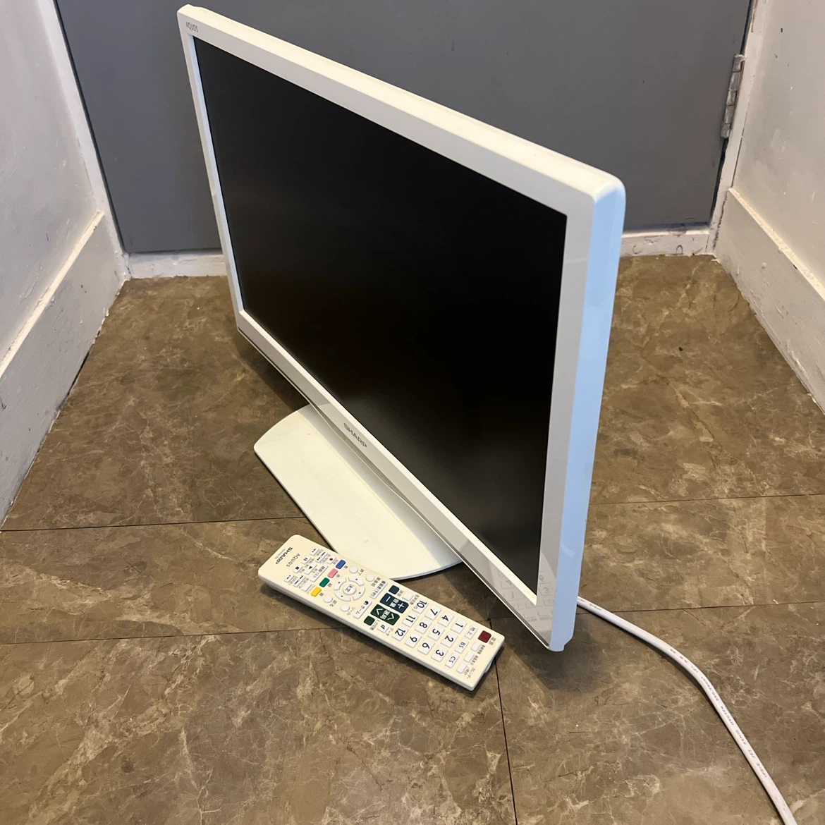SHARP 22インチ　液晶テレビ AQUOS LC-22K20 22型 2016年製 リモコン付の写真3枚目