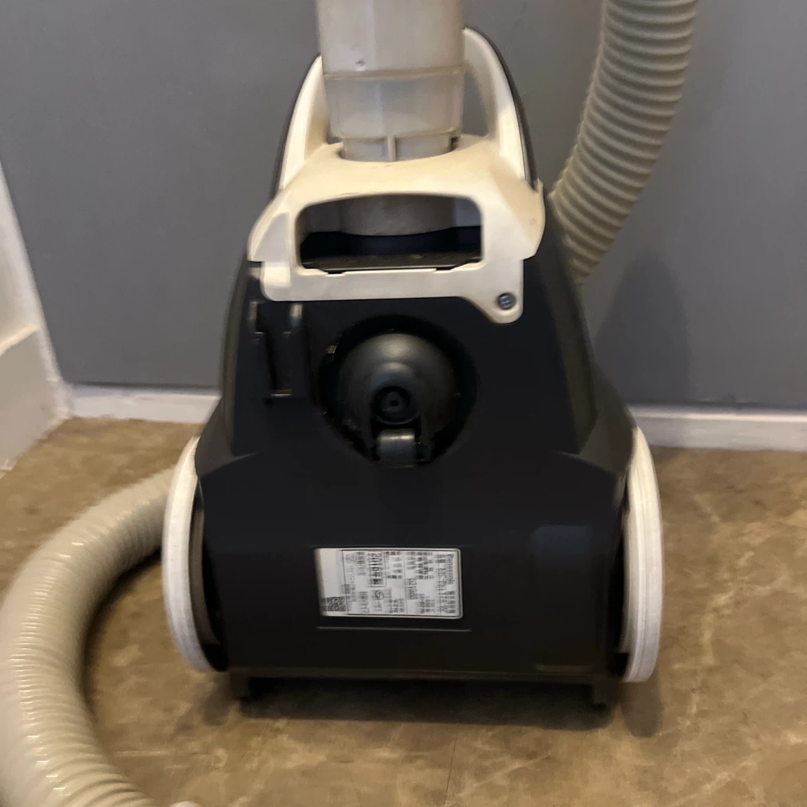 Panasonic MC-PKL17A-W 紙パック式掃除機 2016年製の写真5枚目
