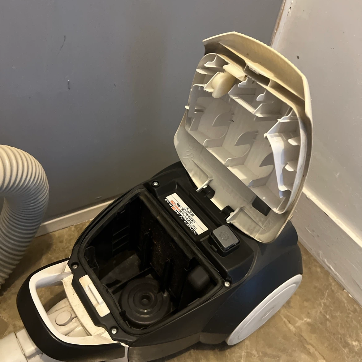 Panasonic MC-PKL17A-W 紙パック式掃除機 2016年製の写真8枚目