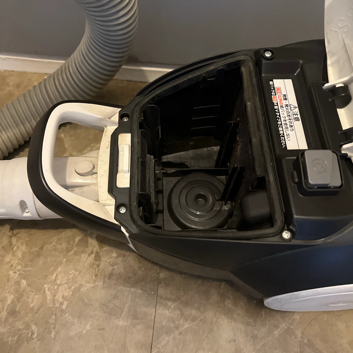 Panasonic MC-PKL17A-W 紙パック式掃除機 2016年製の写真9枚目