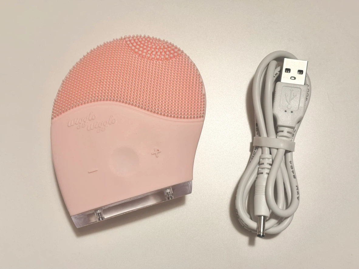 Wiggle Wiggle  シリコン製電動洗顔器
