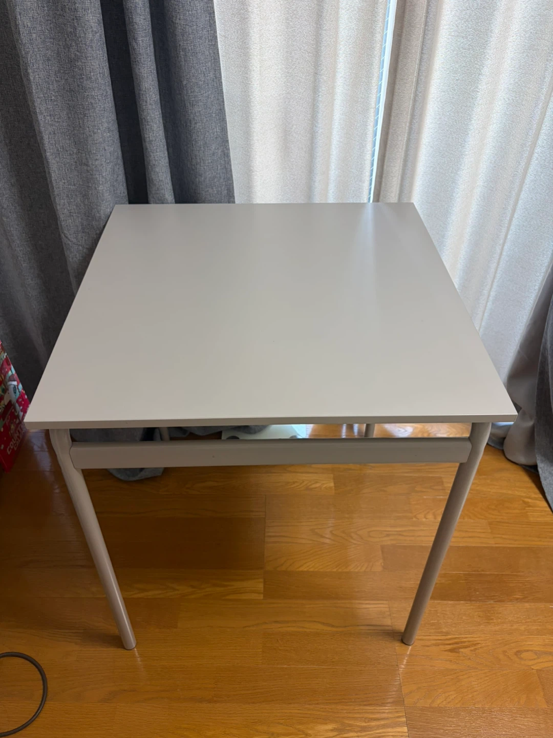 イケア グローサラ テーブル 67×67cm