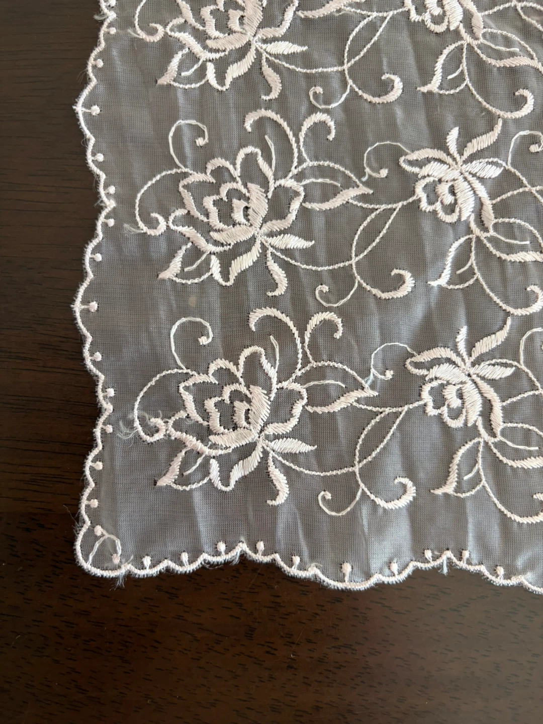 花柄刺繍 レースハンカチ 2枚セットの写真2枚目