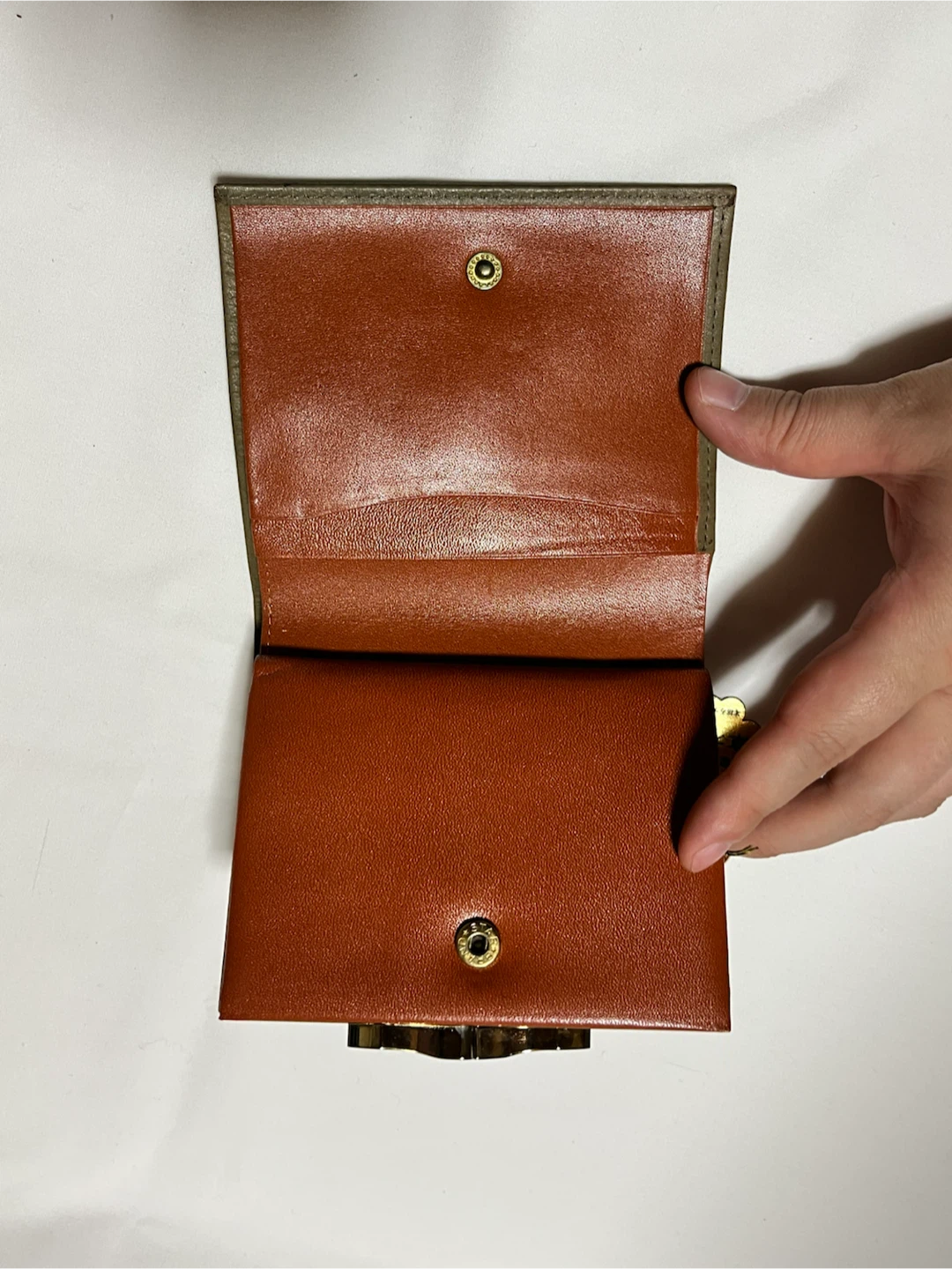 草木染め 二つ折り財布 本革製の写真5枚目