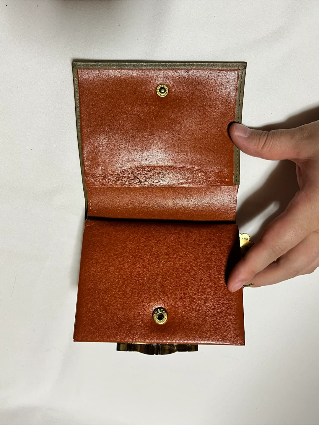 草木染め 二つ折り財布 本革製の写真5枚目