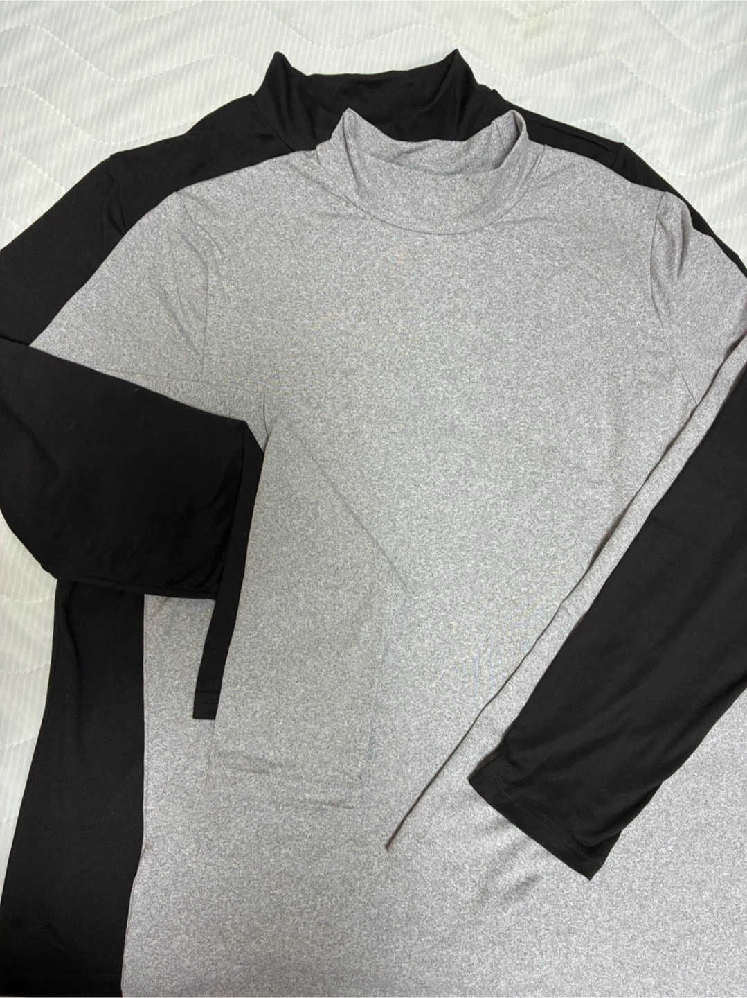 モックネック長袖Tシャツ 2枚セット Mサイズ