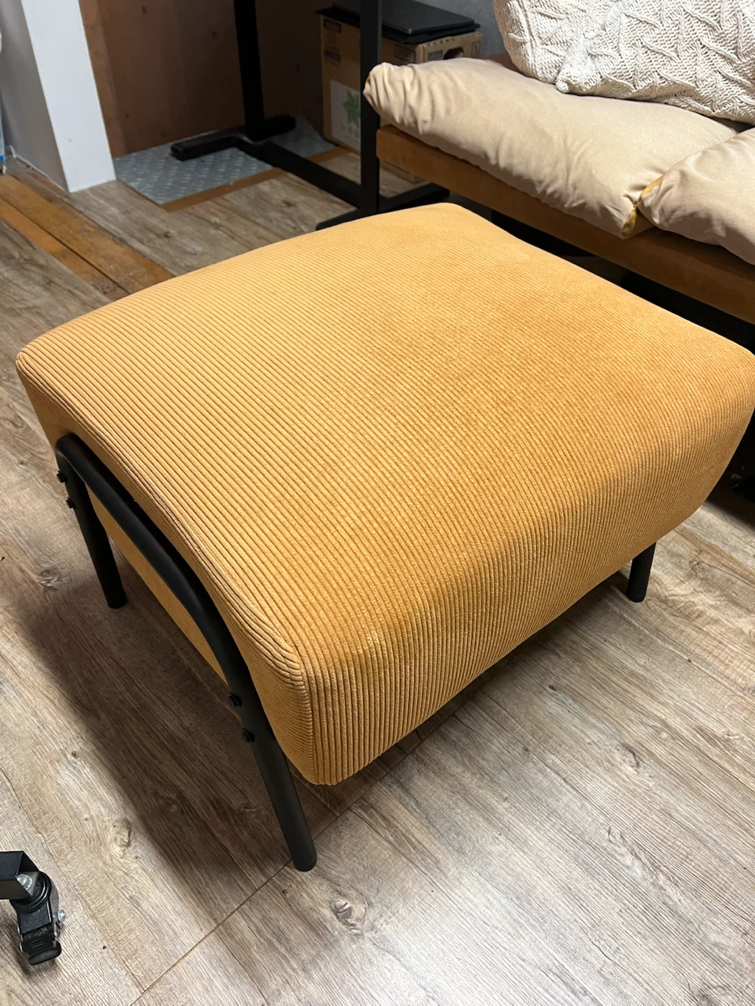 【ニトリ購入】コーデュロイ調 オットマン マスタード 黒脚 幅58cm