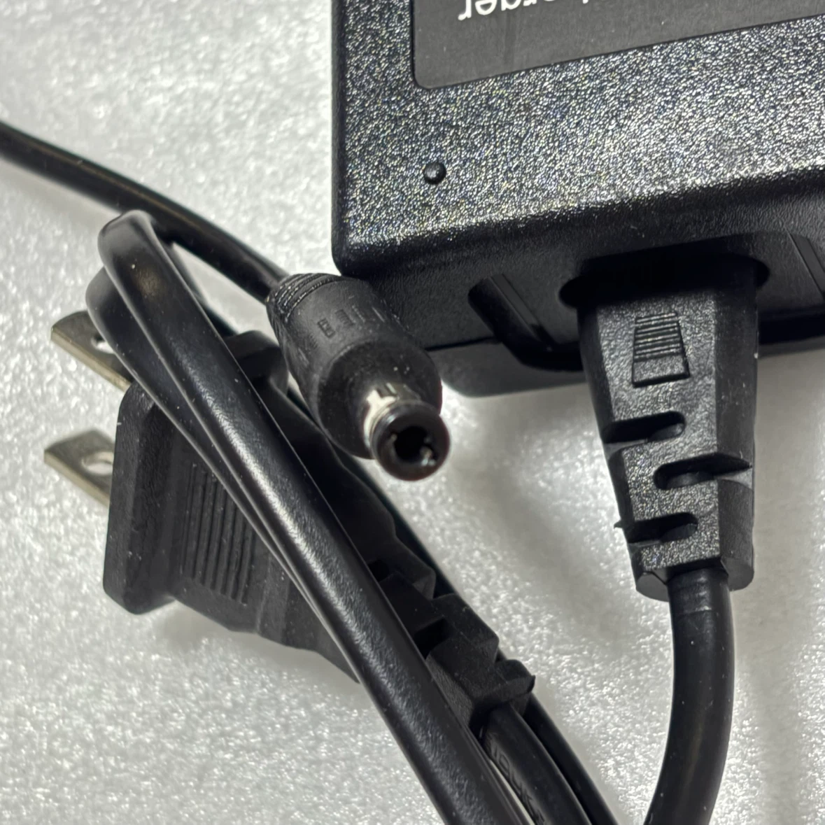 電動アシスト自転車用 リチウムイオンバッテリーチャージャー充電器 29.4V 2A PELTECH ペルテック使用可能の写真2枚目