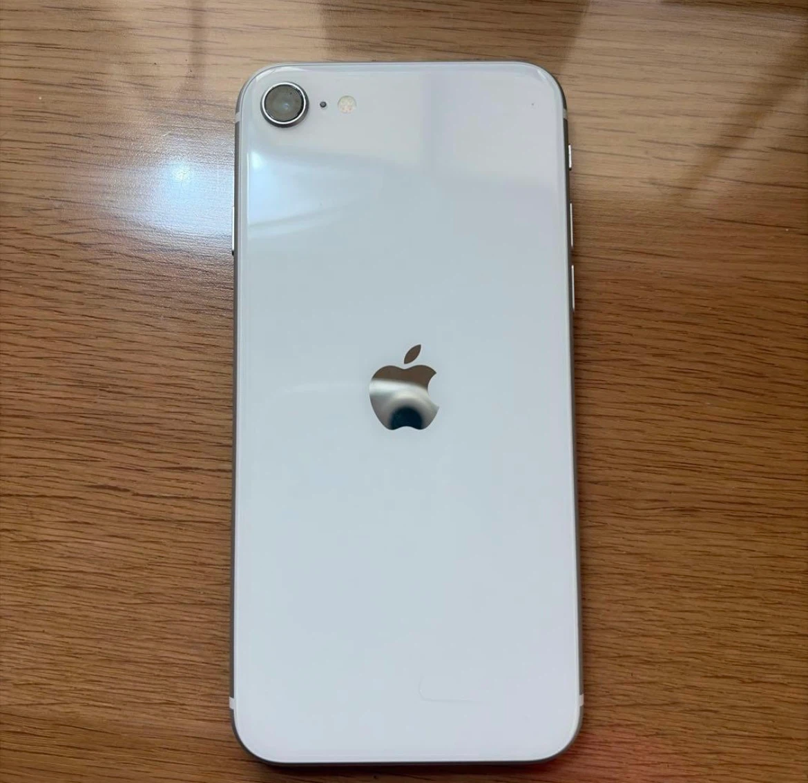 アップル iPhone SE 第2世代 ホワイト