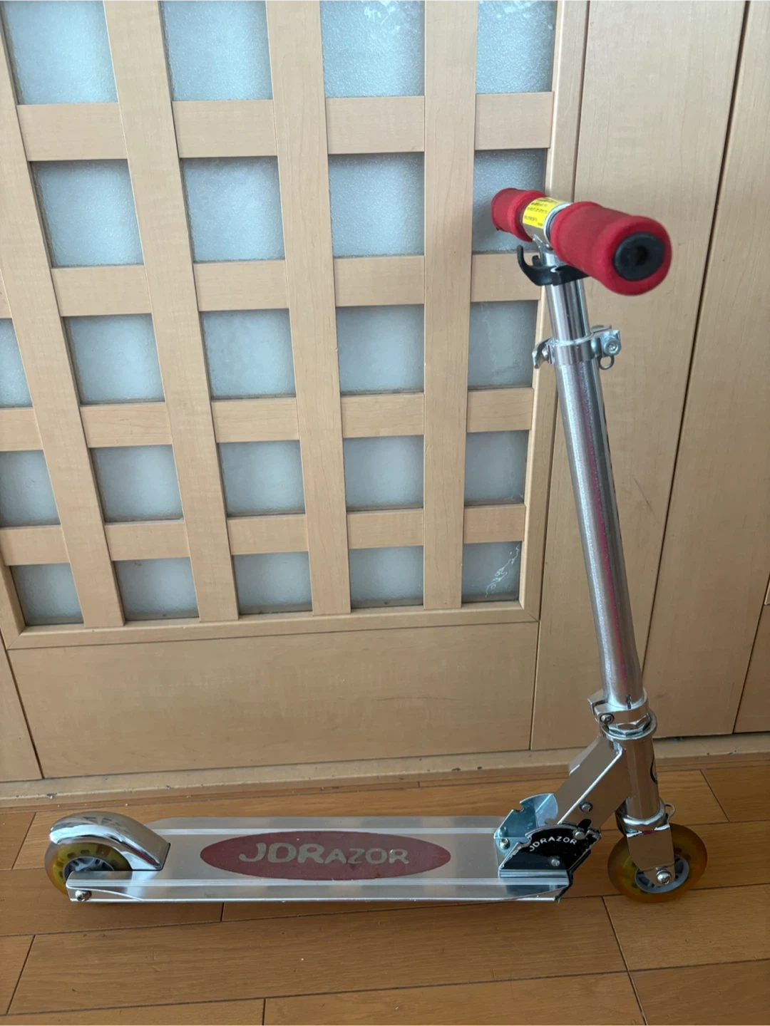 光る ジェイディレーザー 赤 JD Razor キックボード