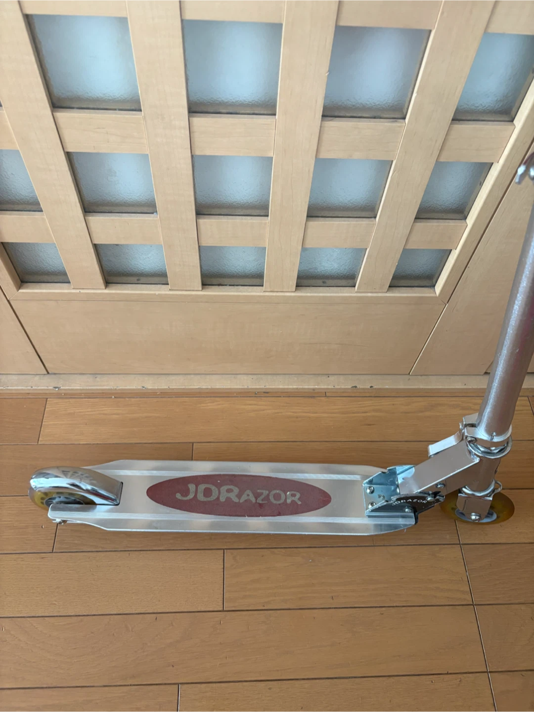 光る　ジェイディレーザー　赤 JD Razor キックボードの写真2枚目