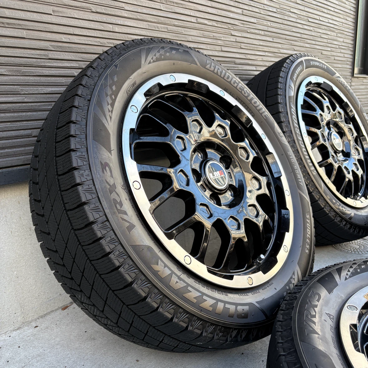【美品】VRX3スタッドレス＋LMGホイール 4本セットの写真2枚目