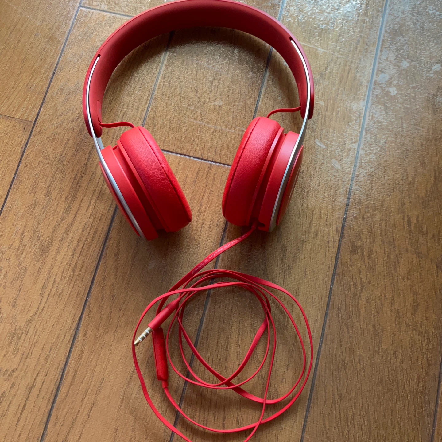 beats A1746 ヘッドホン レッド