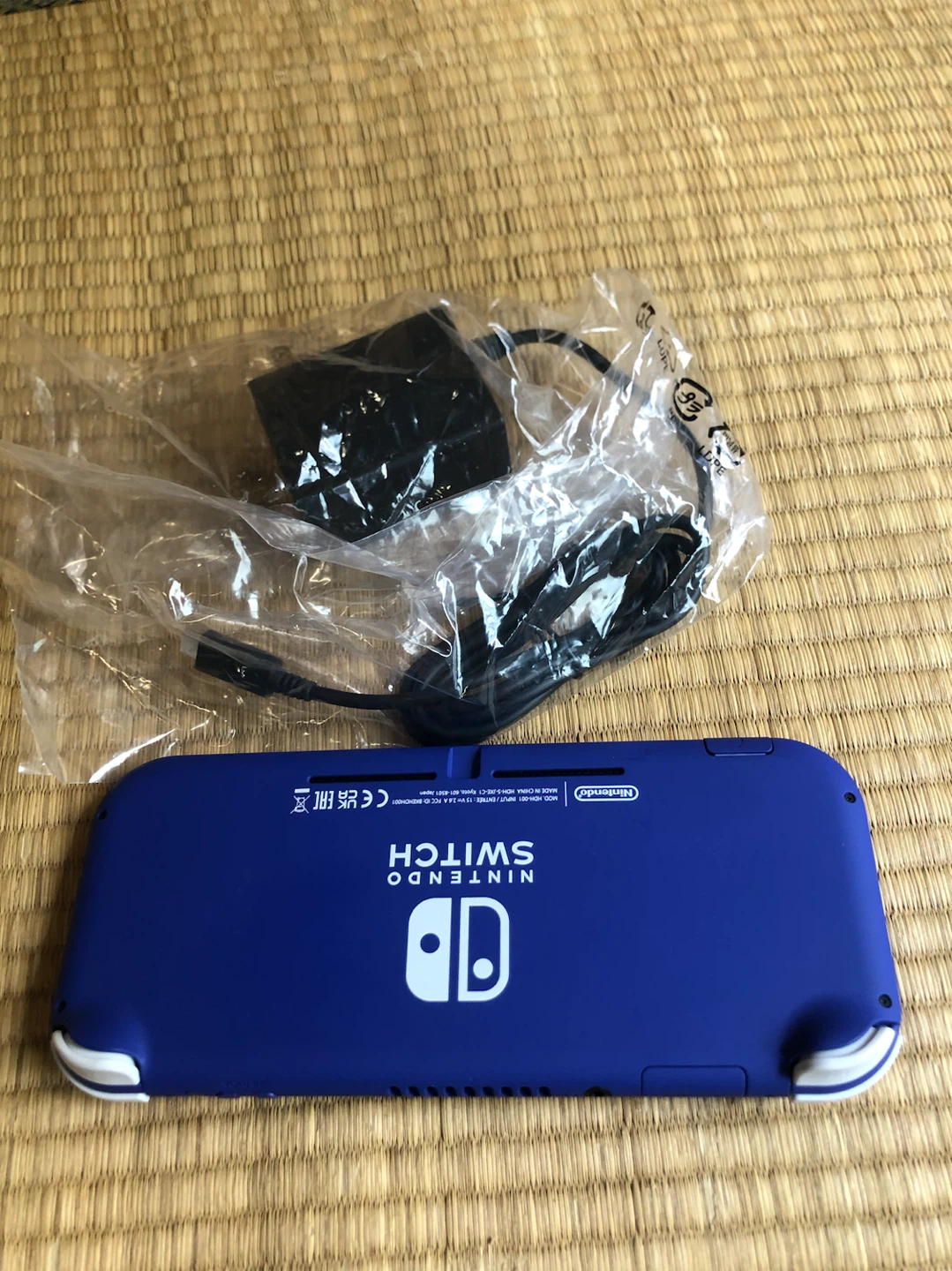 任天堂 スイッチライト ブルー 本体の写真3枚目