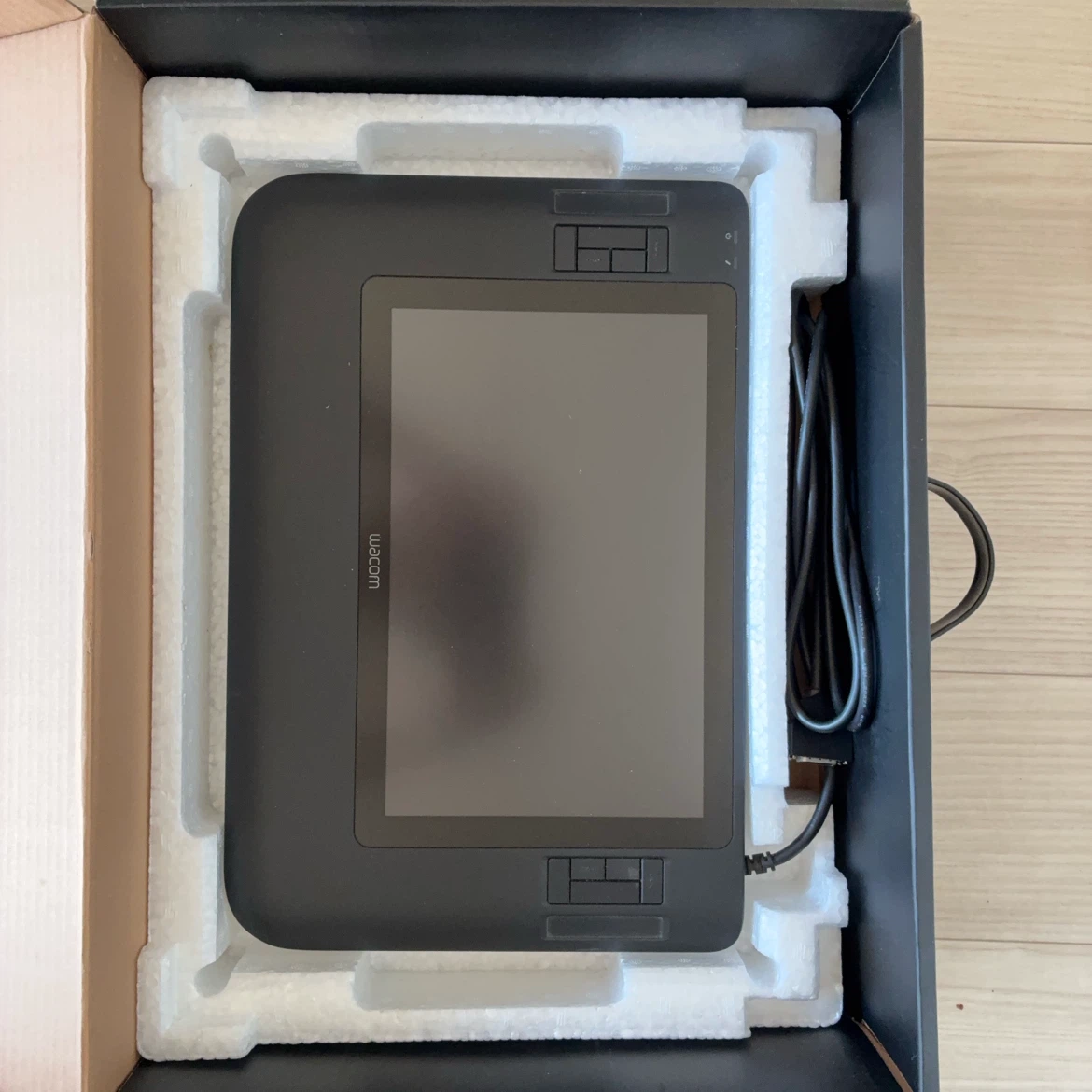 ワコム 液晶ペンタブレット Cintiq 12WXの写真3枚目
