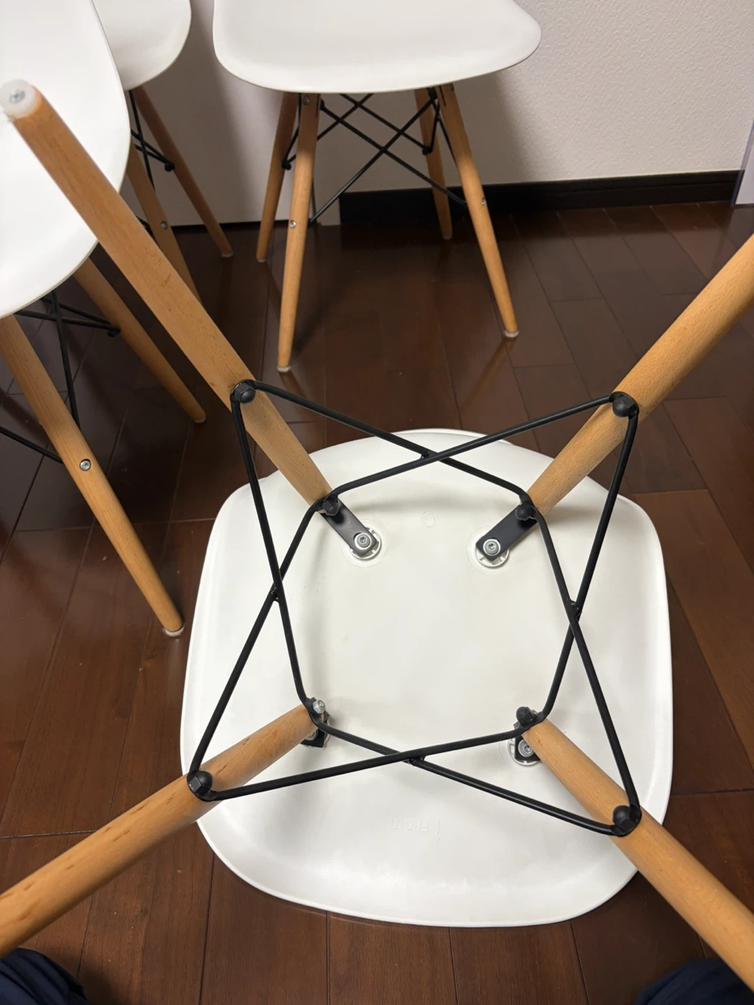 イームズチェア風 4脚セット ホワイトの写真2枚目
