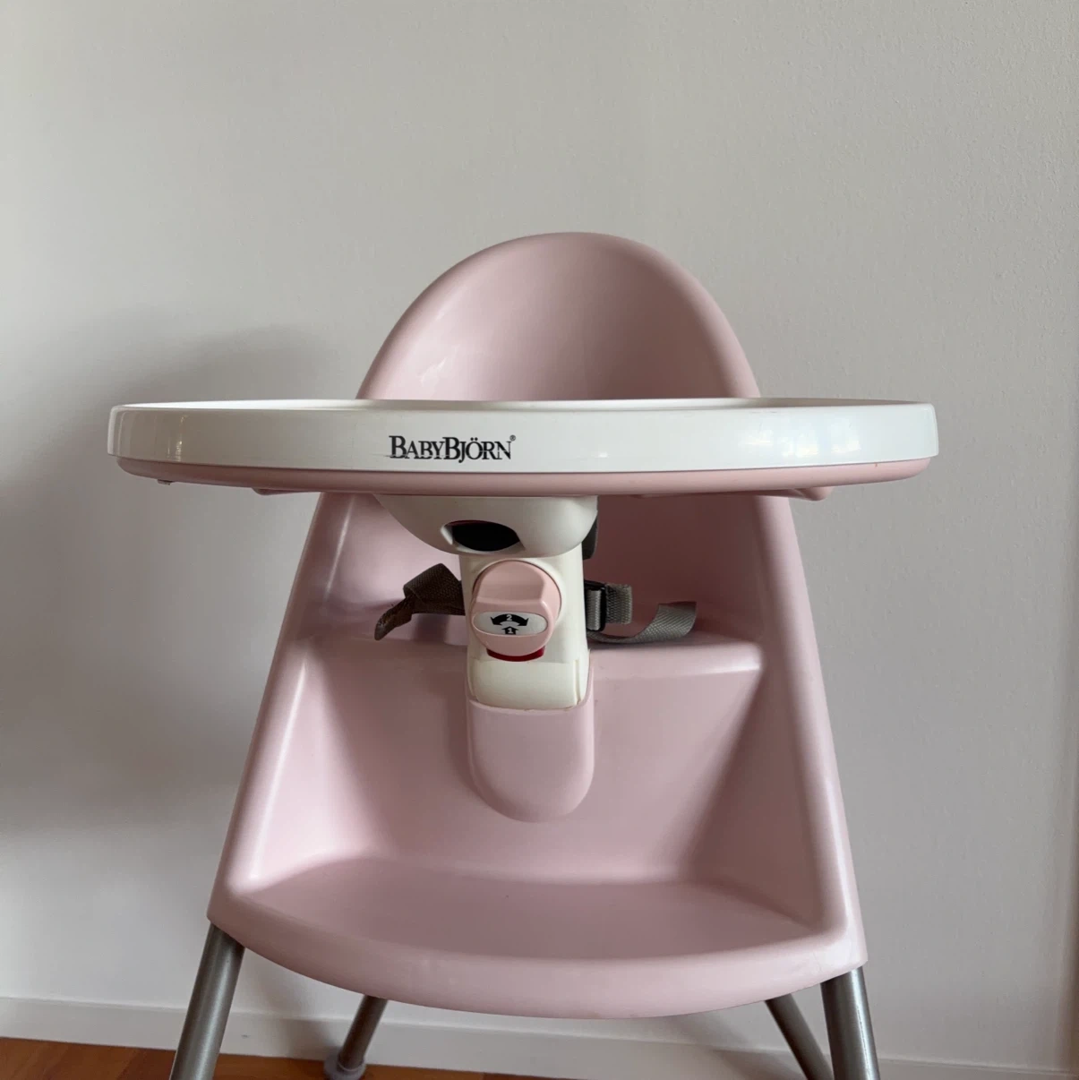 ベビービョルン ハイチェア ピンクの写真3枚目