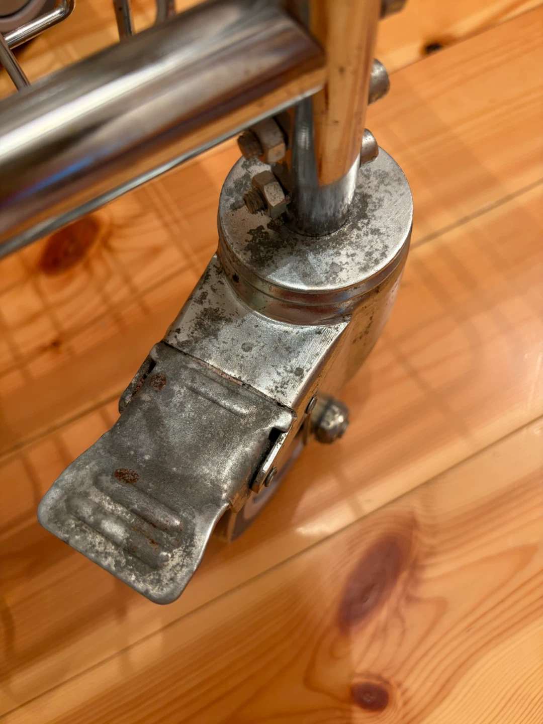 【DULTON】ランドリーカート LAUNDRY CART WITH POLE RACK CHROMEの写真6枚目