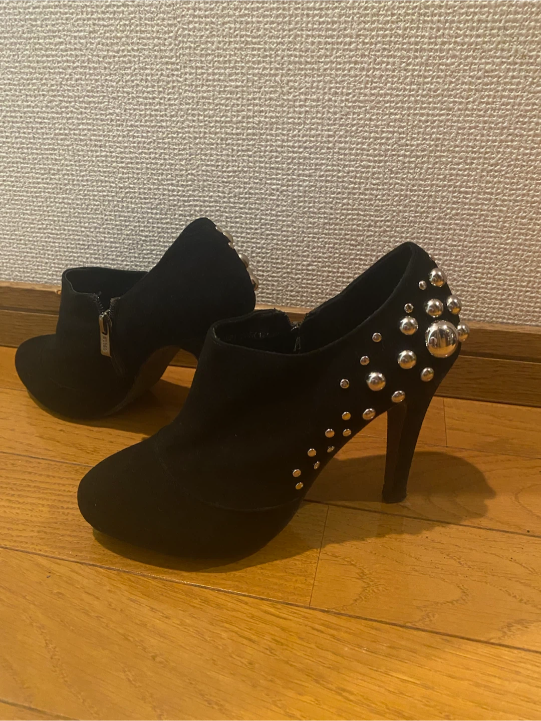 美品スタッズ付き ブーティ ブラック