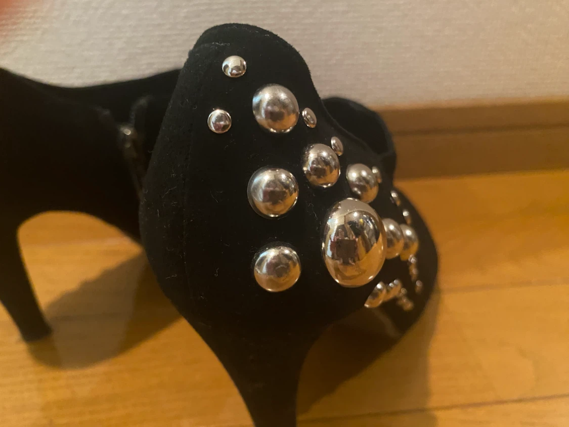 美品スタッズ付き ブーティ ブラックの写真5枚目