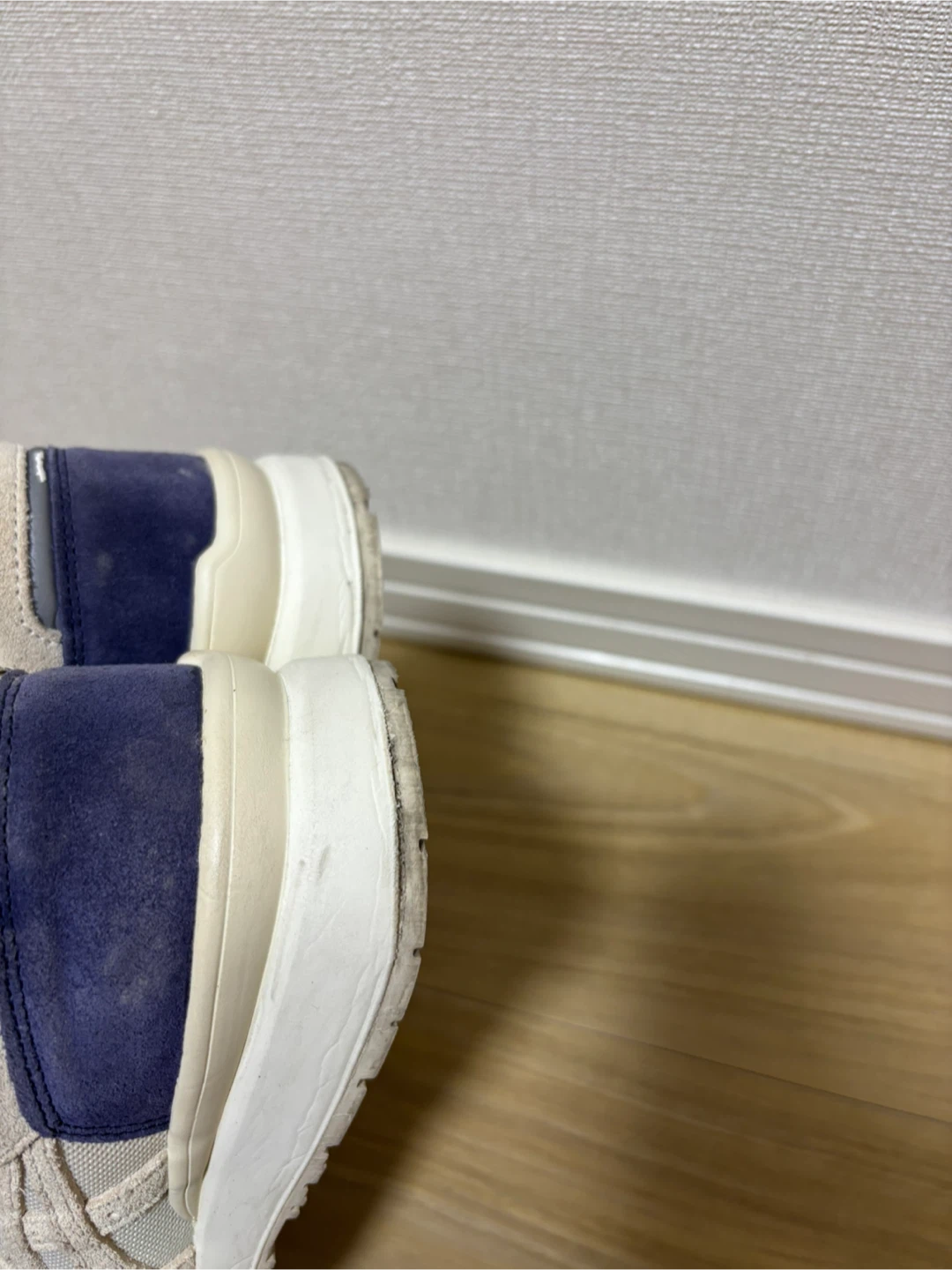 オニツカタイガー スニーカー ベージュ×紺の写真5枚目