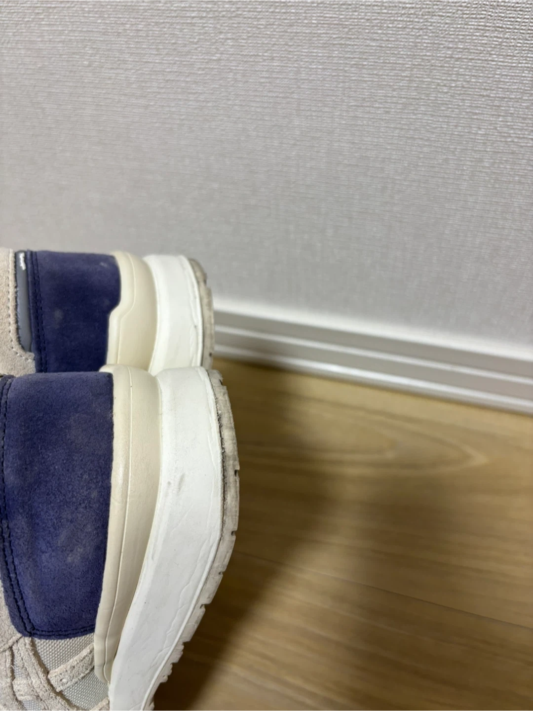 オニツカタイガー スニーカー ベージュ×紺の写真5枚目