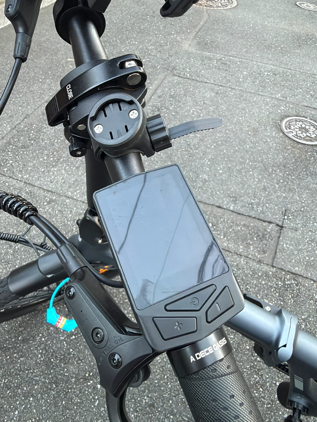 A DECE OASIS 電動アシスト自転車 折りたたみの写真3枚目