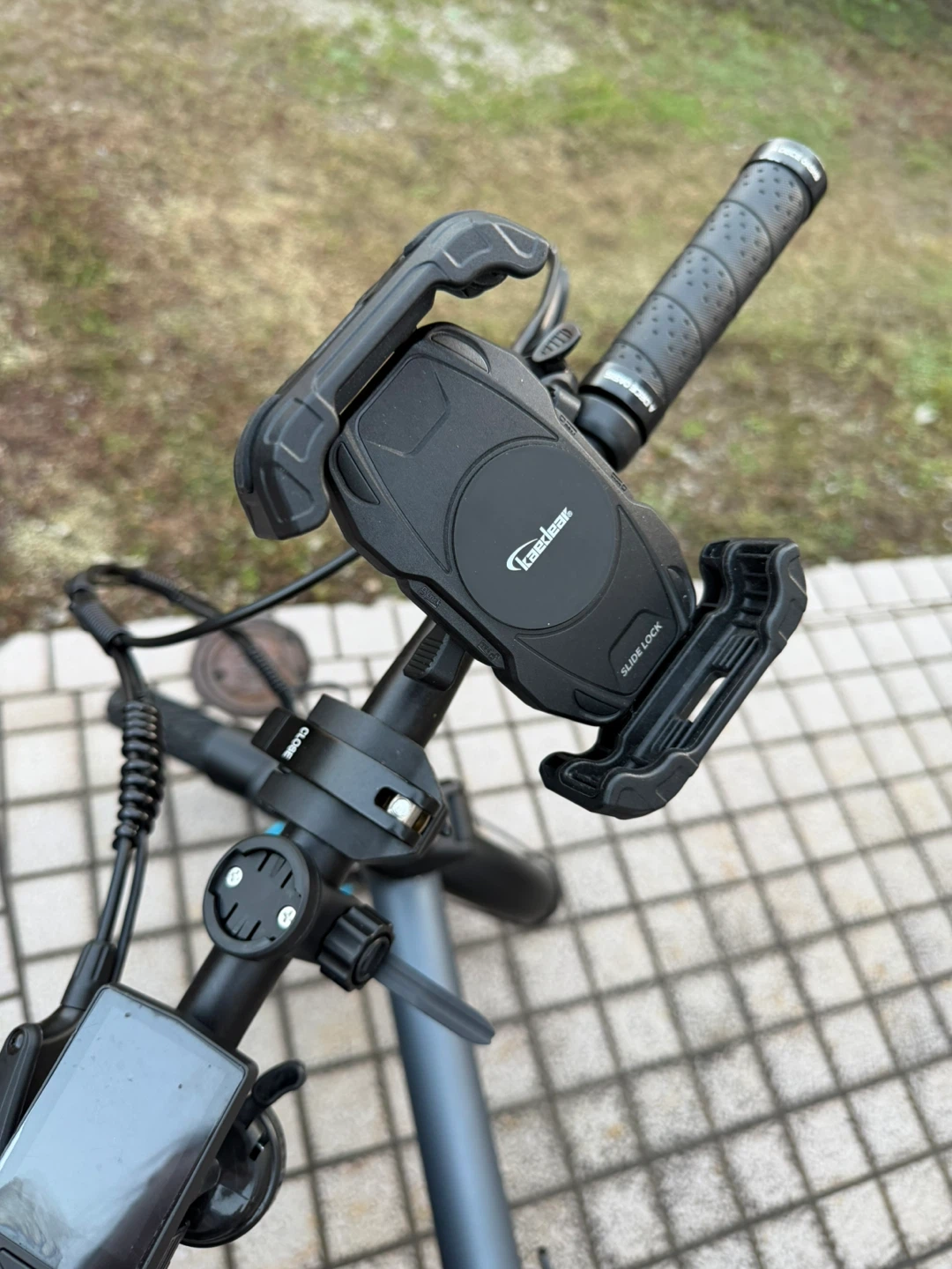 A DECE OASIS 電動アシスト自転車 折りたたみの写真5枚目