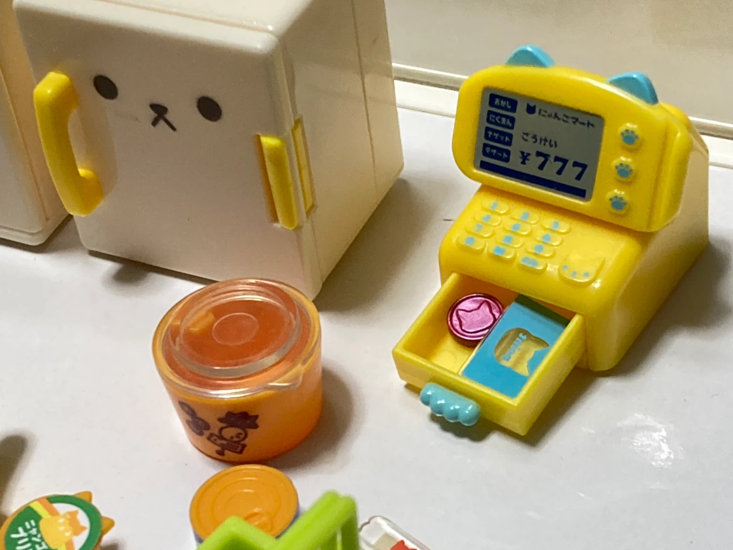 ミニチュア　ガチャ　にゃんこシリーズの写真3枚目