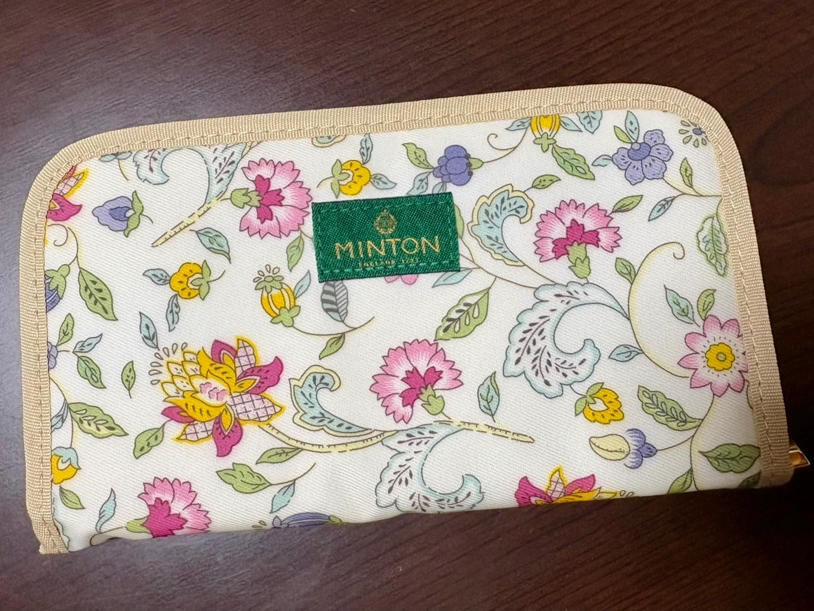 MINTON(ミントン) 花柄マルチケース