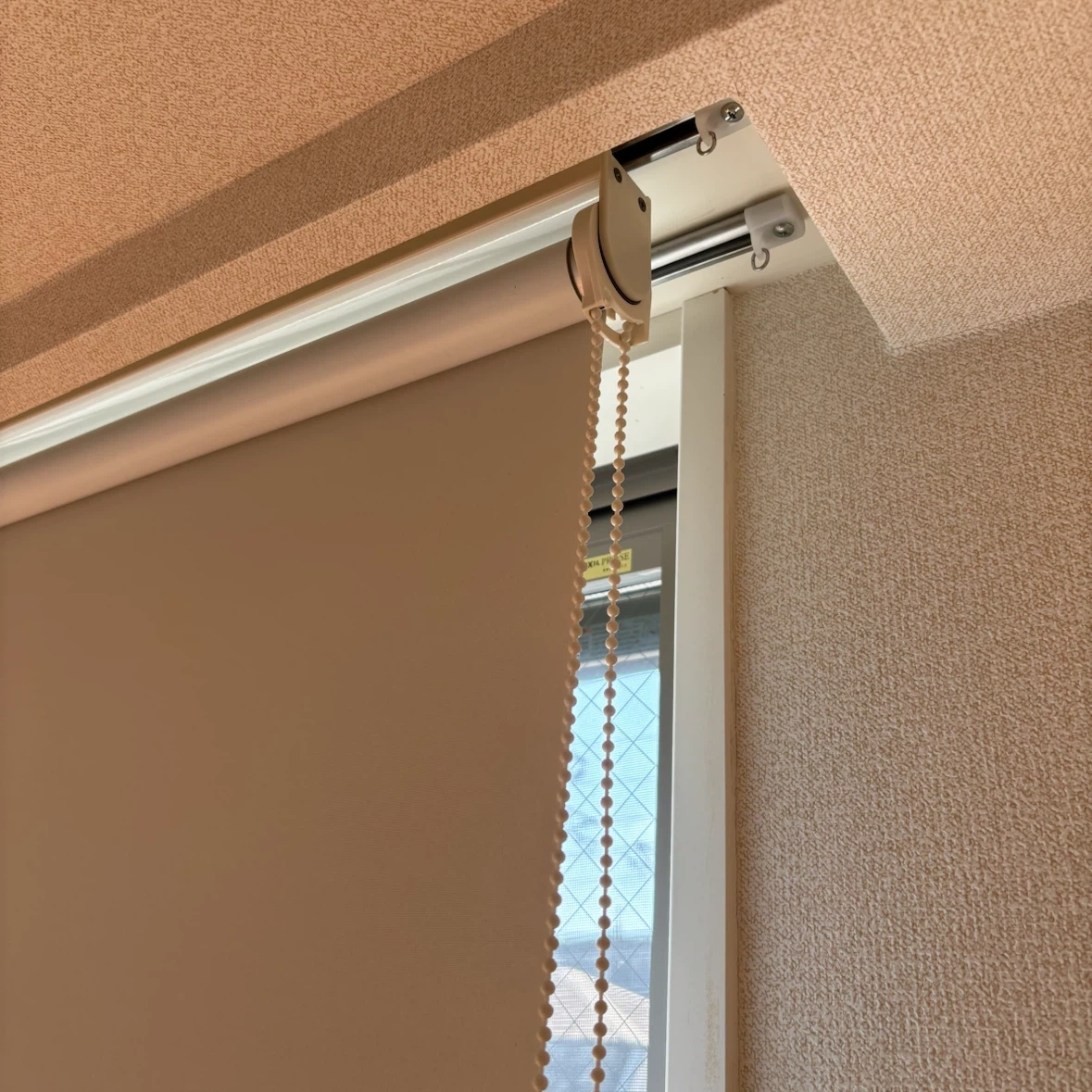 ニトリ 遮光ロールスクリーン ドルフィンWH 130×220の写真5枚目