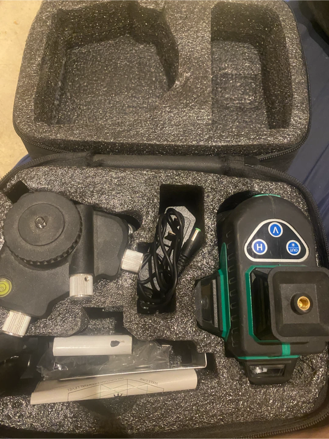 グリーンレーザー墨出し器