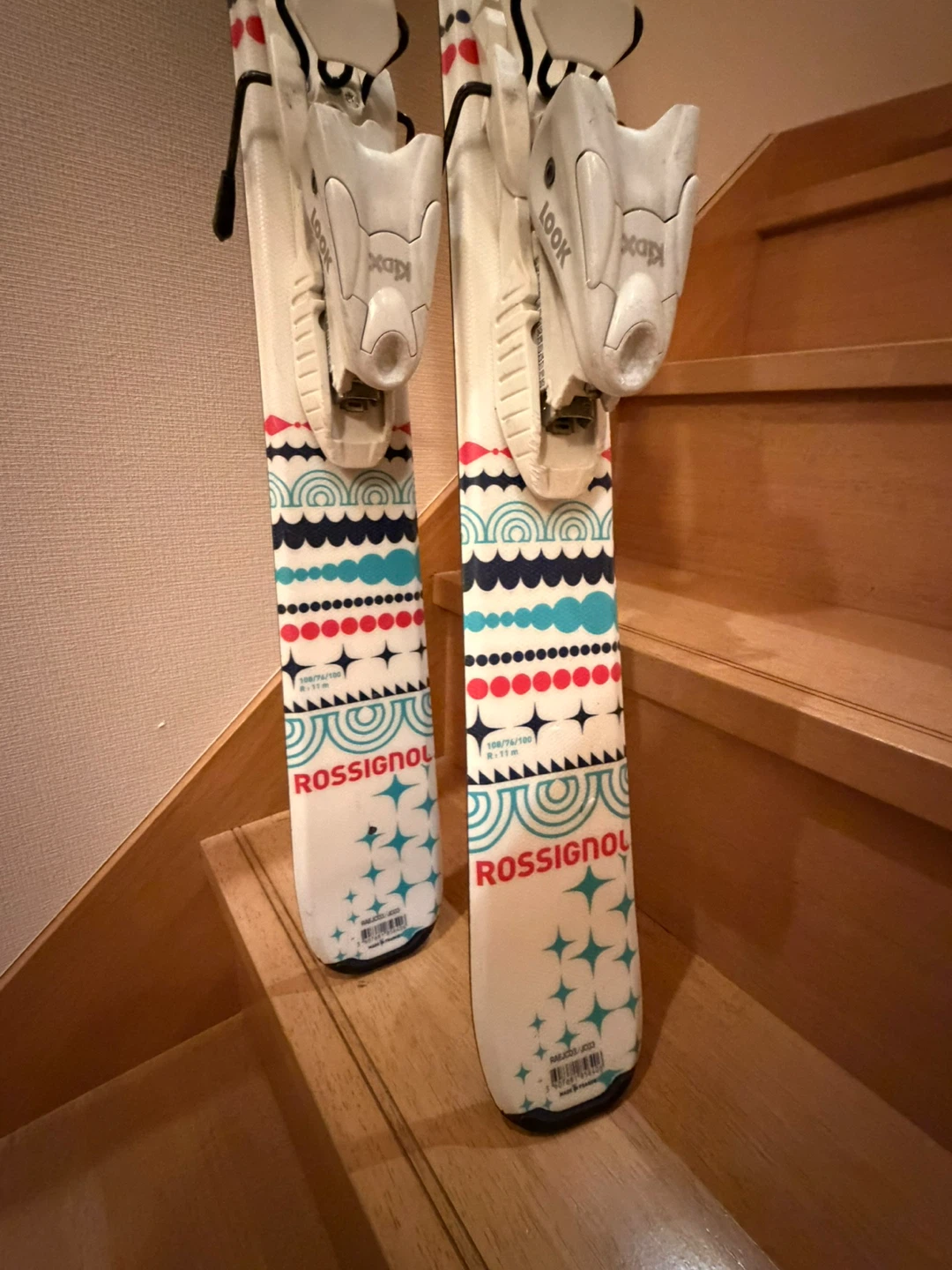 ロシニョール スキー板 128cm ストック90cm セットの写真3枚目