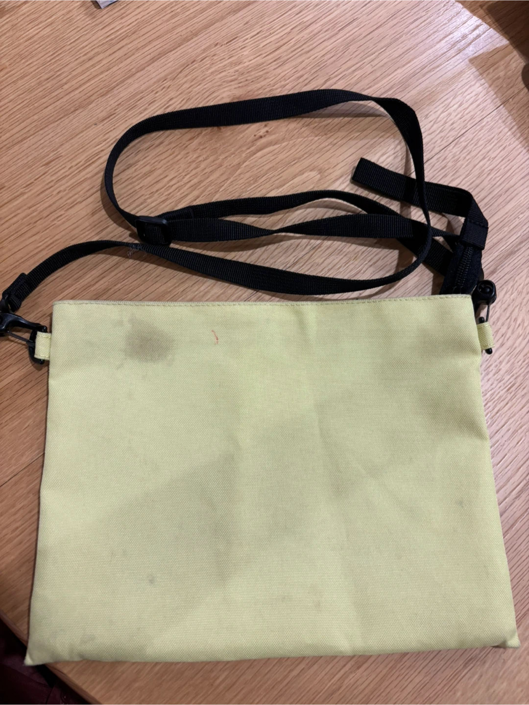（11/30まで）無印良品 サコッシュ イエローの写真3枚目