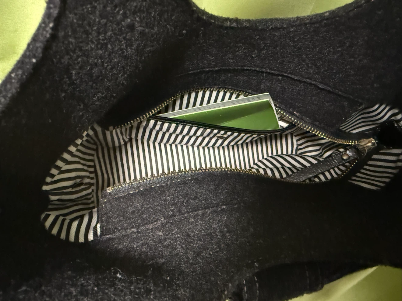Kate Spade NEW YORK リボン フェルト ハンドバッグの写真4枚目